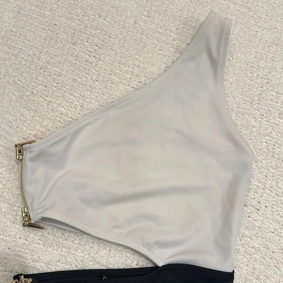 OYE Swimwear Kim One Shoulder Zip One Piece Swimsuit - Picture 4 of 6